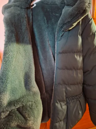 Cazadora verde con forro de pelo REVERSIBLE
