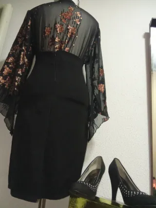 Camisa negra con detalles marrón y terciopelo