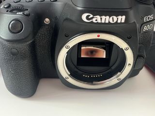 Cámara Canon EOS 80D/ Objetivo 18-135mm