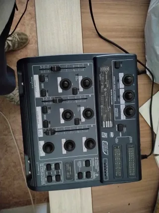 Mesa de mezclas bhringer bca 2000