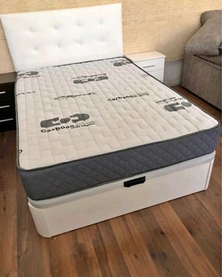 Canapé de madera con colchones Viscoelastica