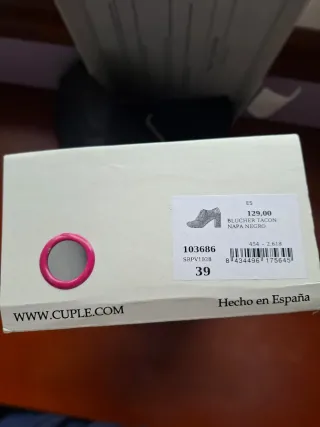 Zapatos de piel negros con cordones