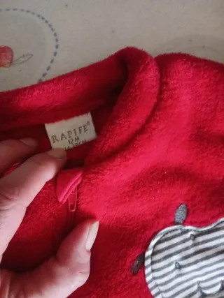 Pijama rojo 12 meses y sudadera