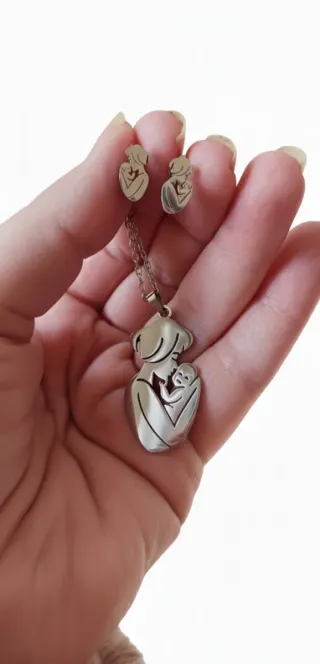 Conjunto collar y pendientes mamá y bebé acero