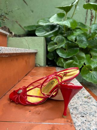 Sandalias Martini Osvaldo Tacón Rojo y Dorado