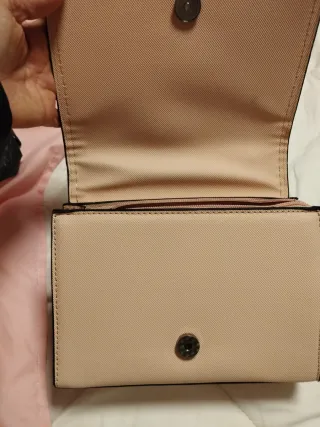 Bolso Lacoste rosa y negro