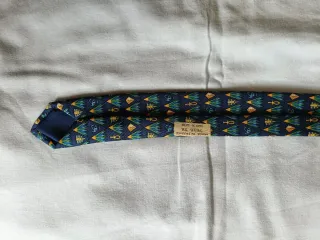 Corbata Hermès azul y dorada