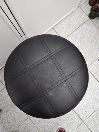 Taburete con ruedas metal y plástico