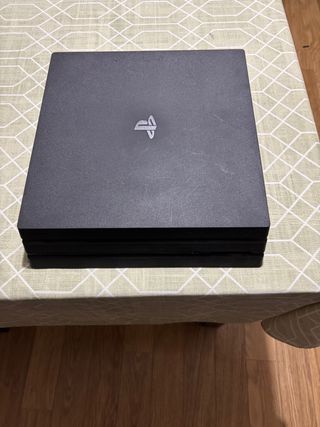 PS4 Pro 1TB + Juegos