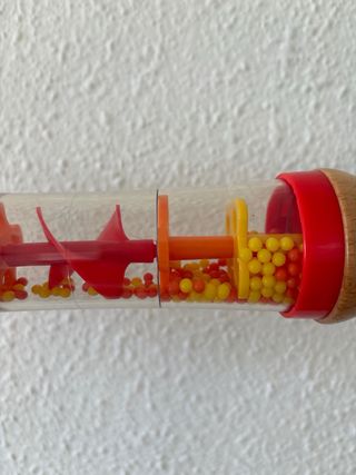 Sonajero lluvia Hape de madera y plástico