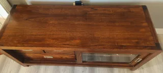 Mueble colonial madera y cristal