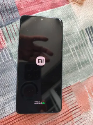 teléfonos uno es Redimir y el otro es vivo