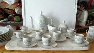 Servizio tazzine porcellana oro e bianco