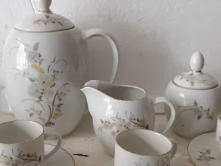 Servizio tazzine porcellana oro e bianco