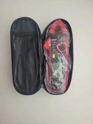 UNI-T UT210E Pinza Amperimétrica True RMS AC/DC