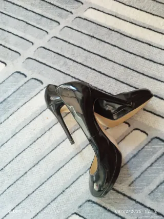 Zapatos de tacón Zara negros