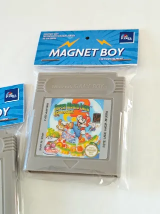 2 magneti MAGNET BOY per frigorifero GAME BOY