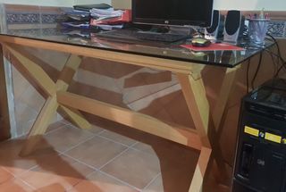 Escritorio madera y cristal