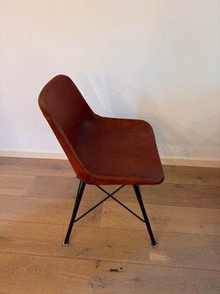 Juego 4 Sillas Cuero y Hierro