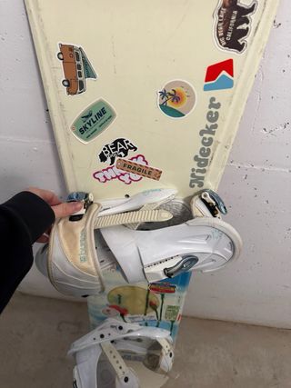 Tabla de Snow Nidecker con Fijaciones Burton