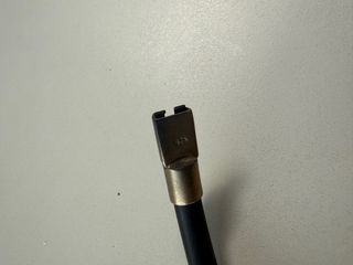 Pulsera Plata y Goma La pulsera es de plata tiene