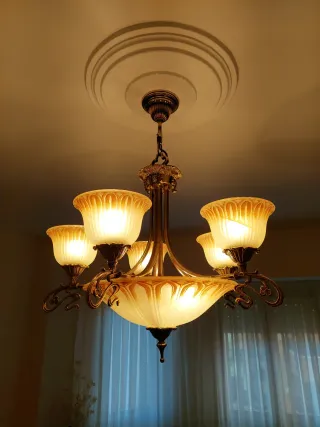 Lámpara de salón 5 tulipas beige y marrón