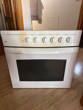 Horno y Placa vitrocerámica Teka