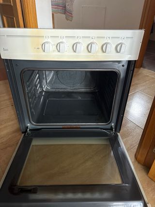 Horno y Placa vitrocerámica Teka