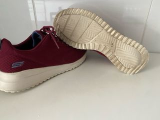 Zapatillas Skechers Mujer Rojas y Beige