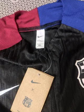 Abbigliamento sportivo FC Barcelona Nero e Rosso