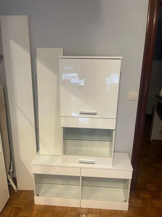 Mueble de salón blanco