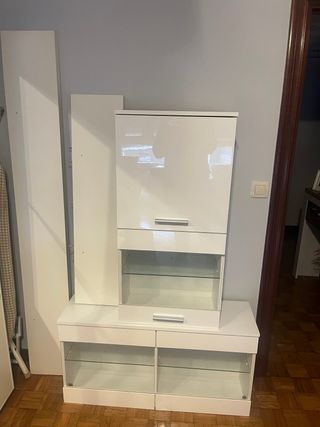 Mueble de salón blanco