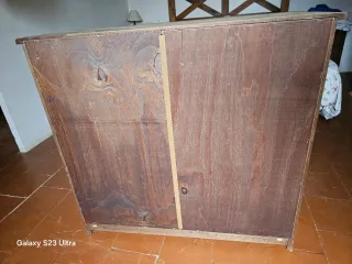 Cajonera de madera rústica