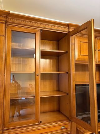 Mueble de salón madera y cristal