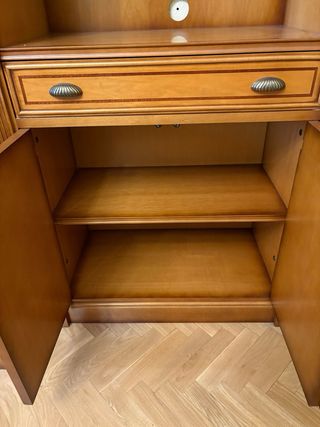 Mueble de salón madera y cristal