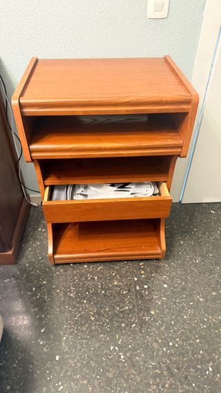 Mesa de estudio/ordenador. Escritorio con ruedas.