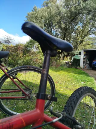 Bicicleta Roja B'Twin