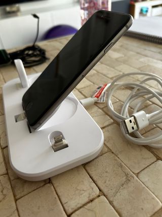 Estación de carga iPhone y Apple Watch