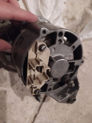 Alternador Bosch para Renault R12