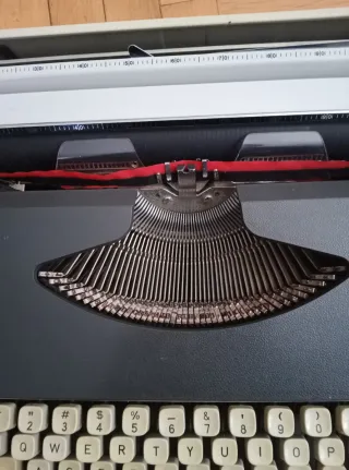 Máquina de escribir CROWN vintage