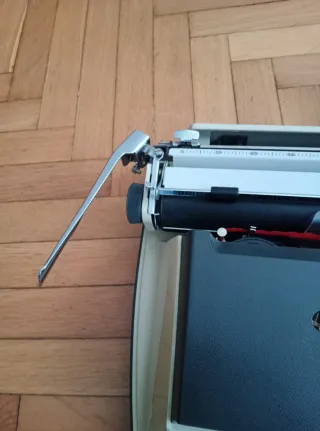 Máquina de escribir CROWN vintage