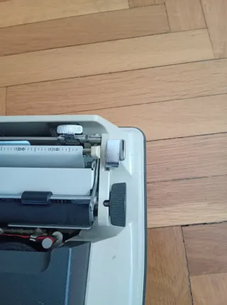 Máquina de escribir CROWN vintage