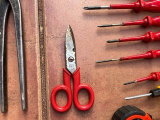 Lote de herramientas varias y maletin