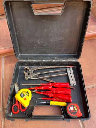 Lote de herramientas varias y maletin