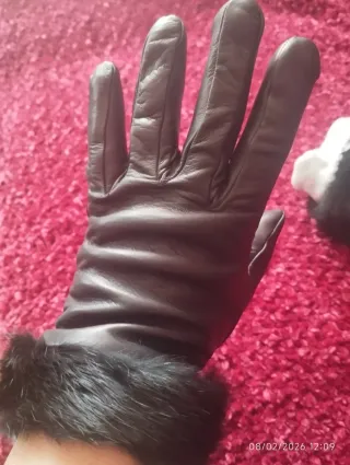Guantes de piel negra con pelo mujer