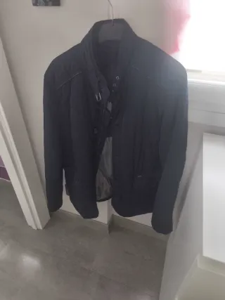 Cazadora Zara Negra Talla L + Regalo Mango