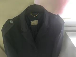 Cazadora Zara Negra Talla L + Regalo Mango