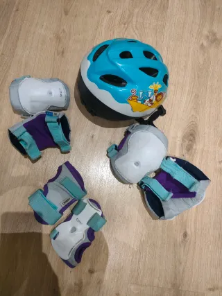 Lote patinaje infantil: casco y protecciones