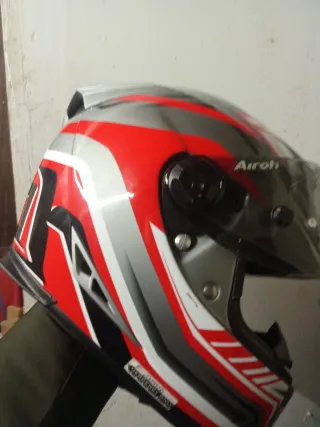 Casco Moto Airoh Rojo y Blanco