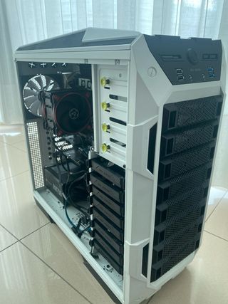 PC Xeon 24 núcleos 32GB RAM 18 SATA